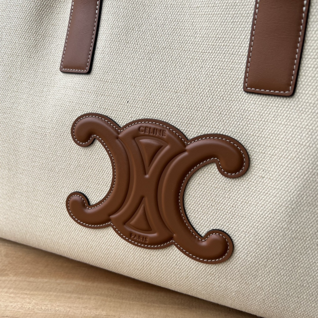 CE 高級抽绳大ショッピングバッグ - 柔らかいレザーとエレガントなロゴ