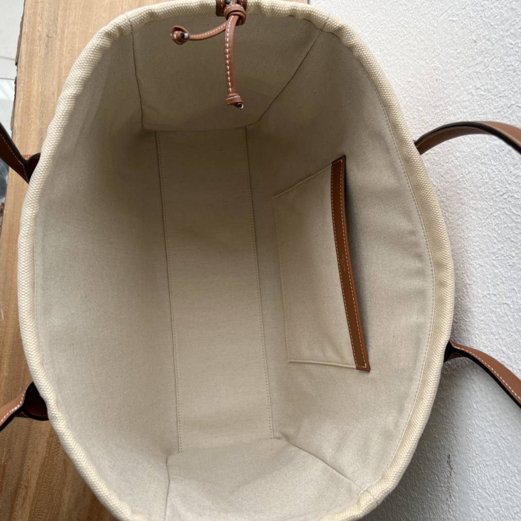 CE 高級抽绳大ショッピングバッグ - 柔らかいレザーとエレガントなロゴ