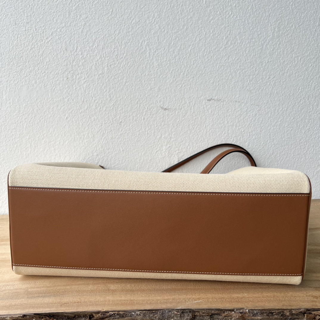 CE 高級抽绳大ショッピングバッグ - 柔らかいレザーとエレガントなロゴ