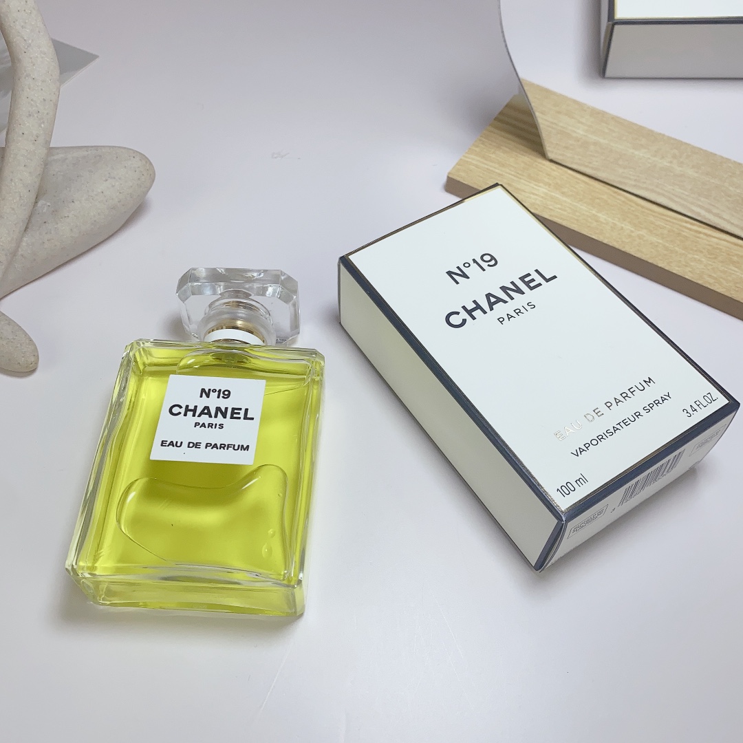 Chanel N°19 Eau de Parfum, 100ml - Classic, Elegant, and Timeless Fragrance 10 i1693482113 8315 8