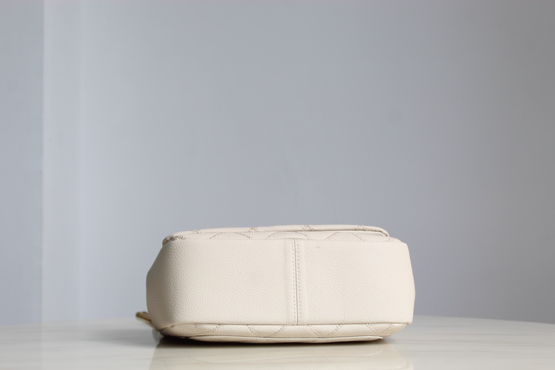 Tory Burch Tory Burch23年新款willa系列盖头包 山羊皮翻盖单肩斜挎包 肩带自由调节