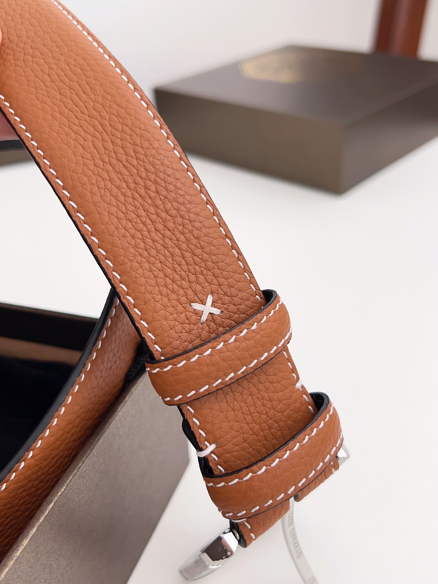 Real-Grade Stephen Man’s Belt: Soft Calves, Brass Buttons, Commercial Leisure Matching - 图片 5