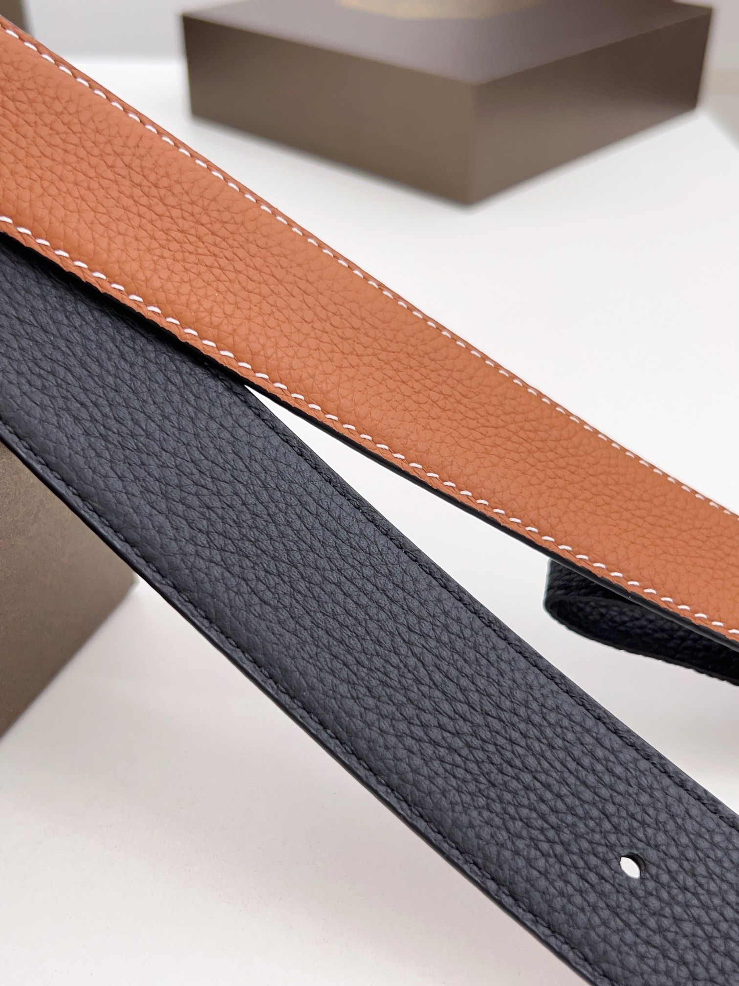 Real-Grade Stephen Man’s Belt: Soft Calves, Brass Buttons, Commercial Leisure Matching - 图片 7