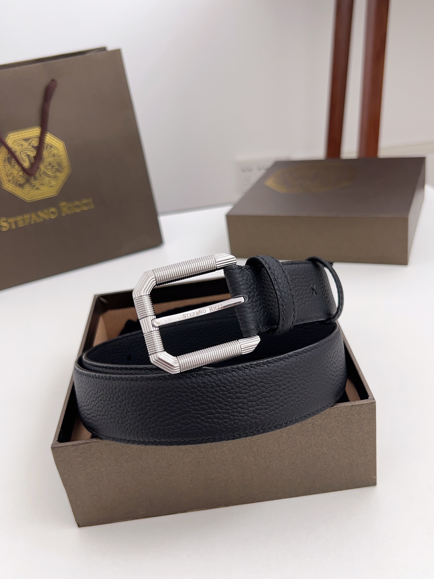 Real-Grade Stephen Man’s Belt: Soft-Headed Calves, Brass Pin Buttons, Commercial Leisure Match - 图片 2