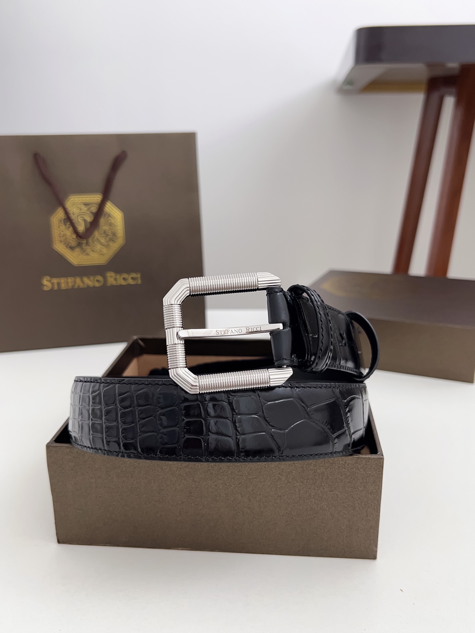 Luxury Men’s Belts: P449 Regular Grade, Imported Alligator and Calf Skin