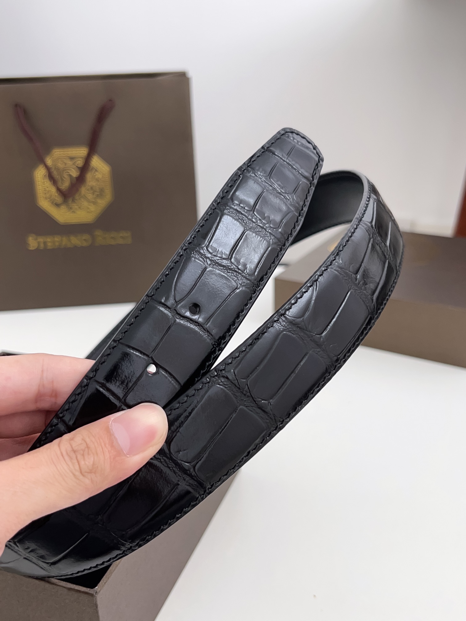 Luxury Men’s Belts: P449 Regular Grade, Imported Alligator and Calf Skin - 图片 7