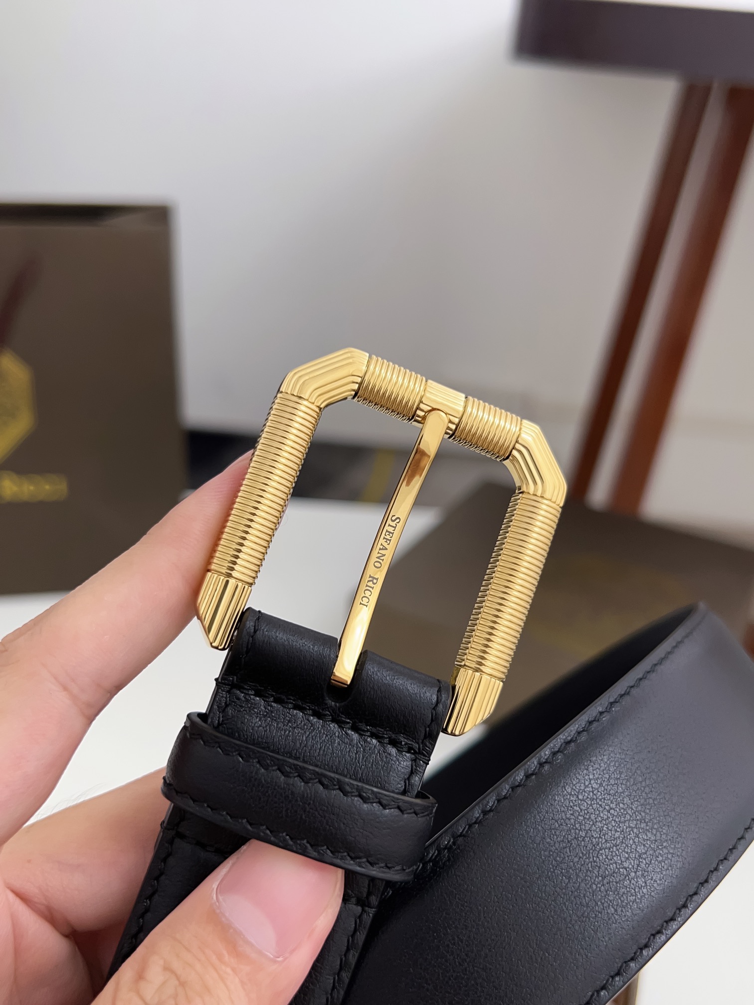 Real-Grade Stephen Man’s Belt: Soft Calves, Brass Buttons, 3.5cm Width, Commercial Leisure. - 图片 4