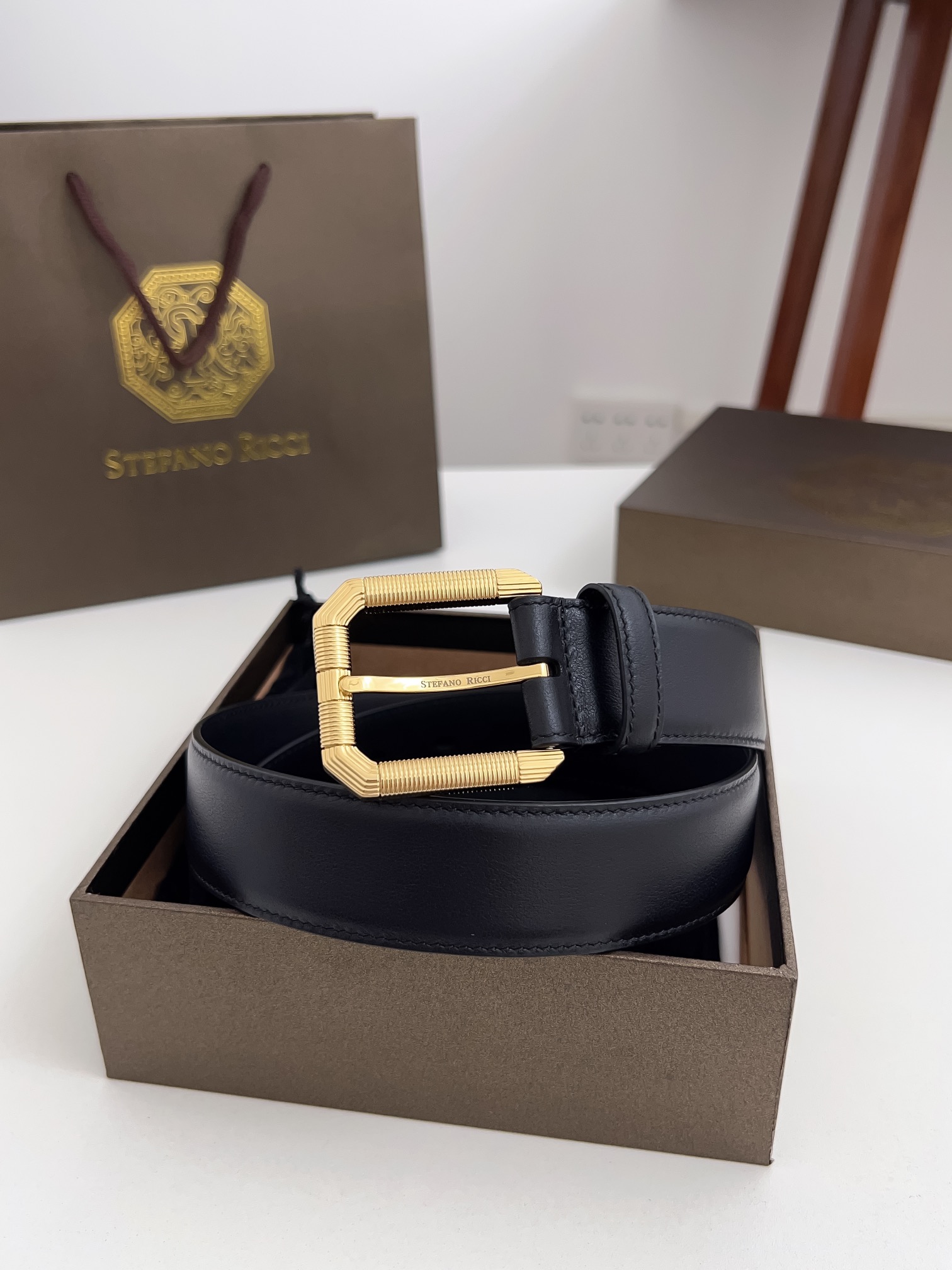 Real-Grade Stephen Man’s Belt: Soft Calves, Brass Buttons, 3.5cm Width, Commercial Leisure.
