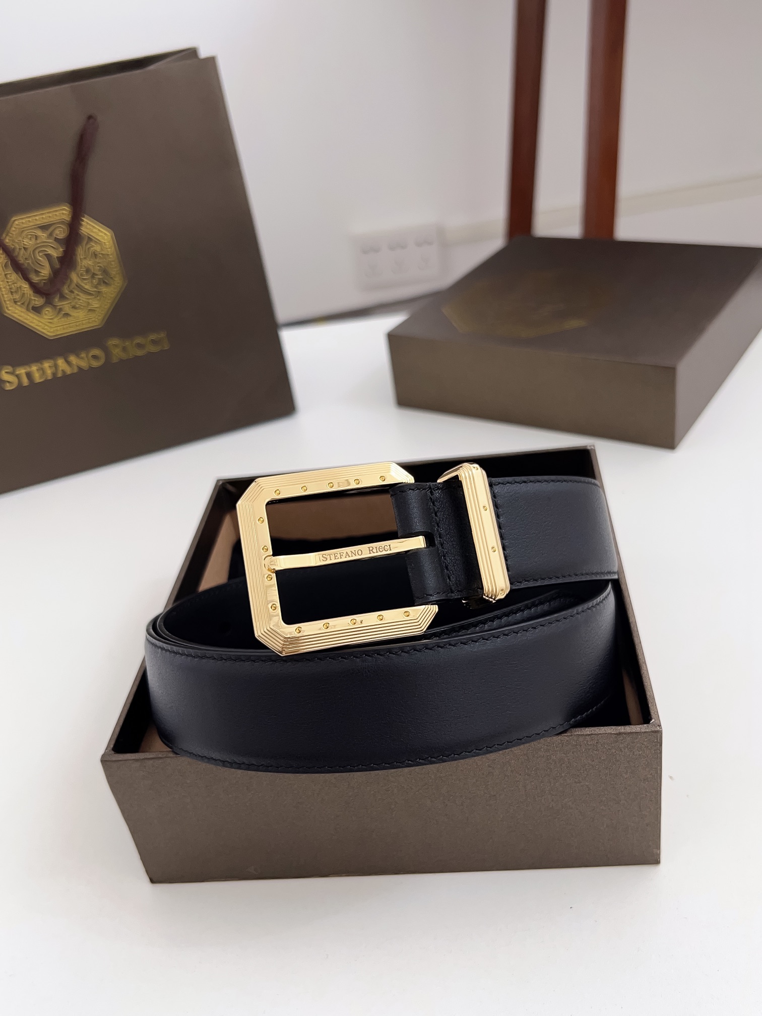 High-End Imported Leather Belt with 3.5cm Width and Fine Craftsmanship - 图片 2