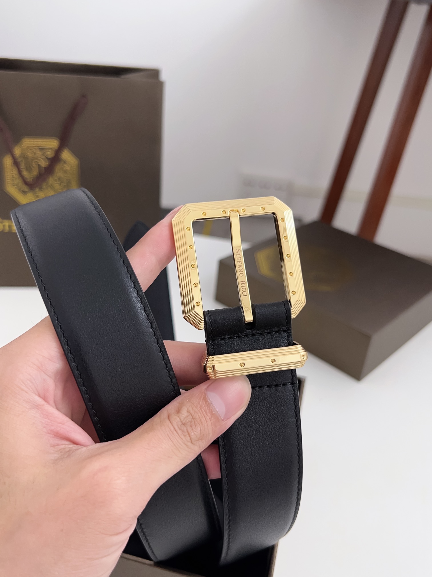 High-End Imported Leather Belt with 3.5cm Width and Fine Craftsmanship - 图片 3