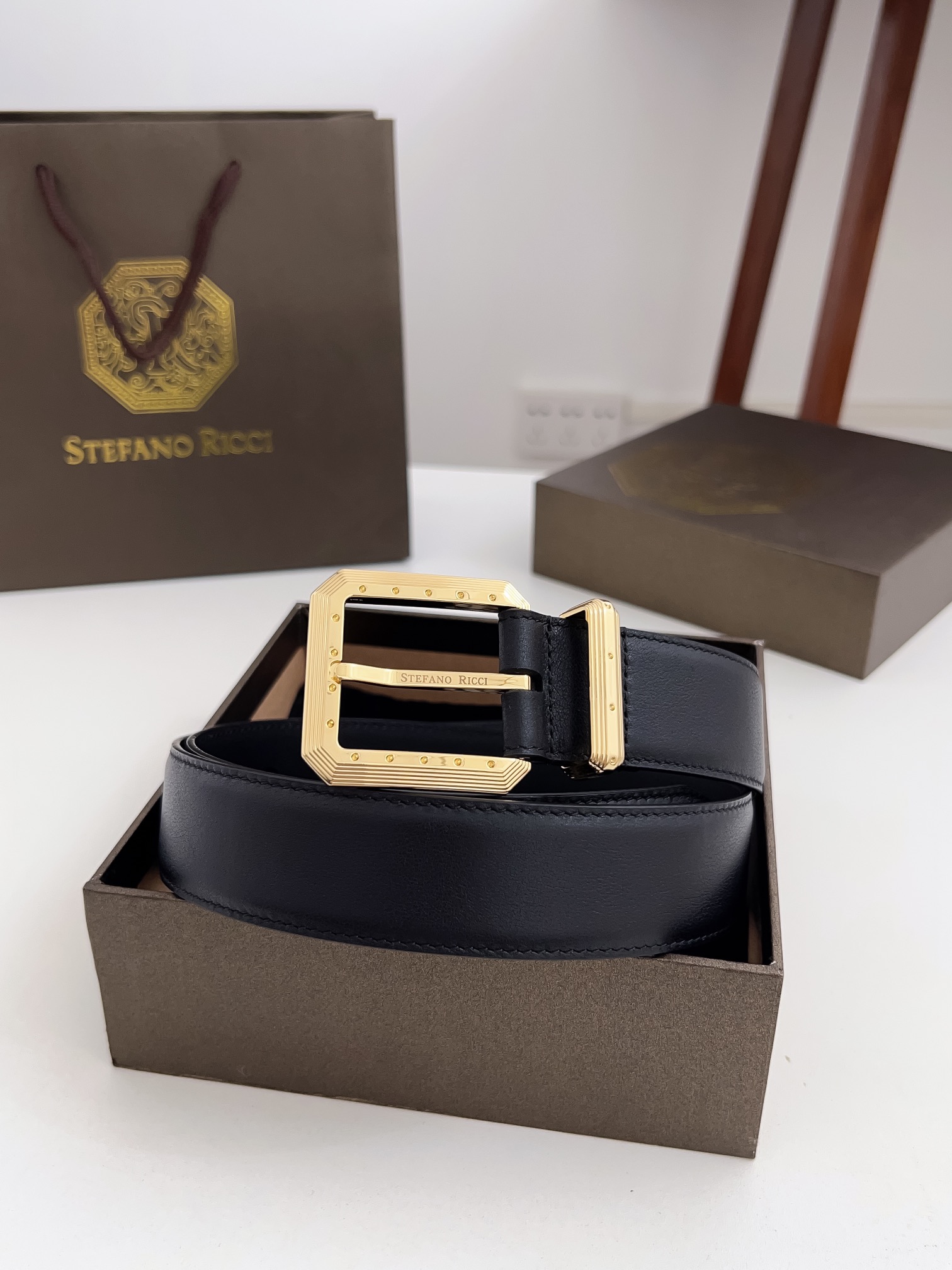 High-End Imported Leather Belt with 3.5cm Width and Fine Craftsmanship