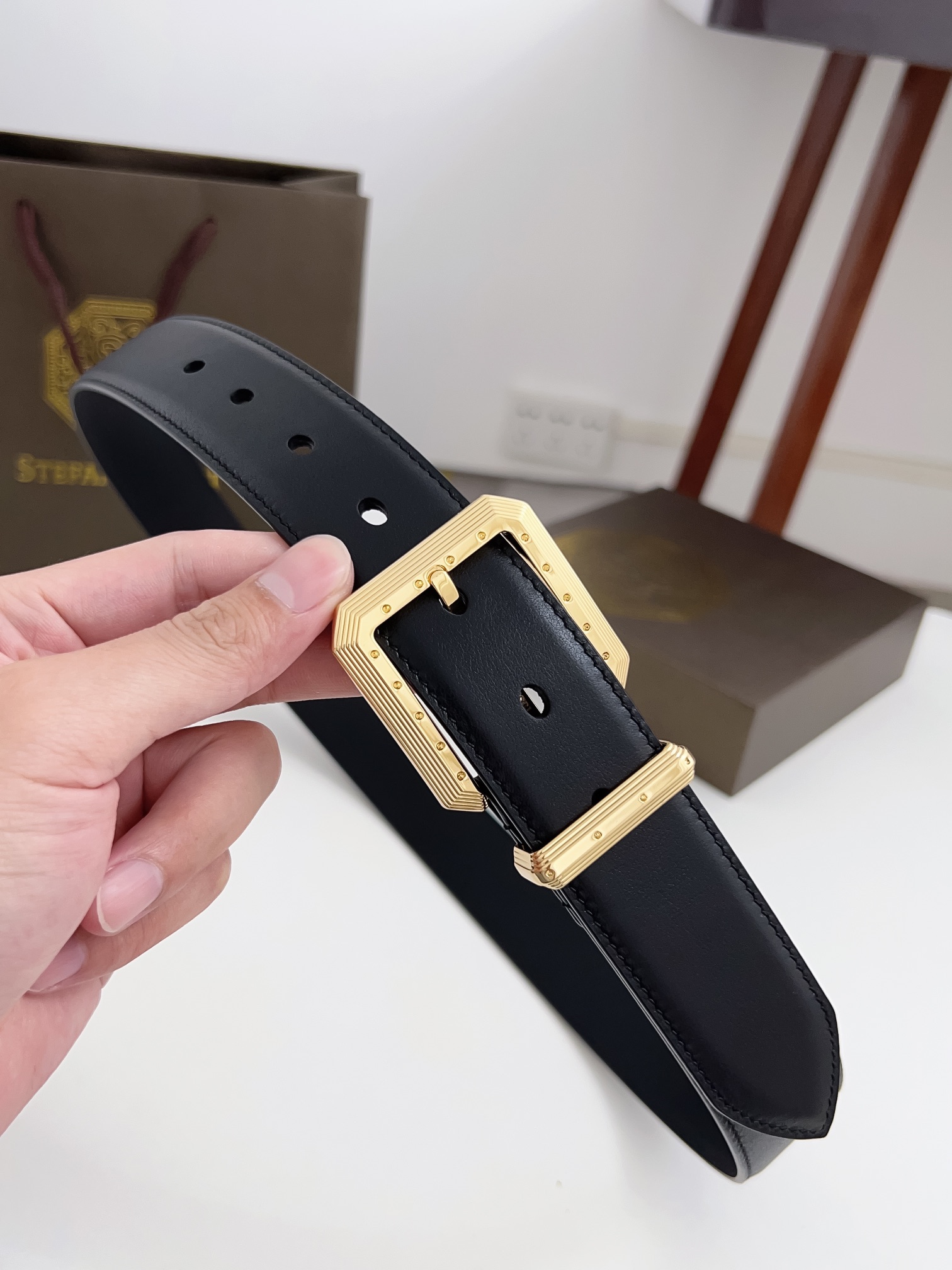 High-End Imported Leather Belt with 3.5cm Width and Fine Craftsmanship - 图片 8