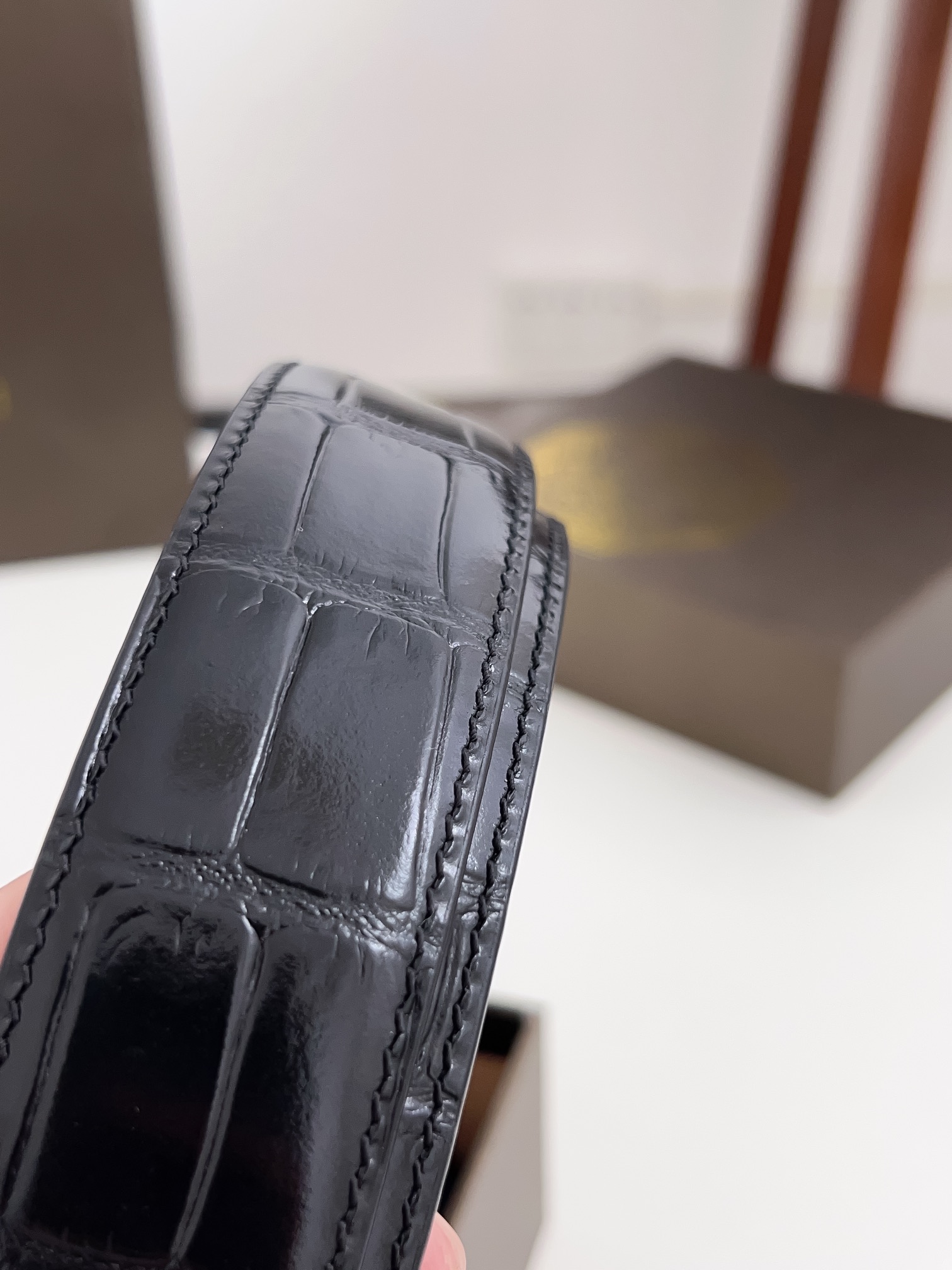 High-End Men’s Belt: P449 with Imported Octopus Headline and Fine Pin Button - 图片 8