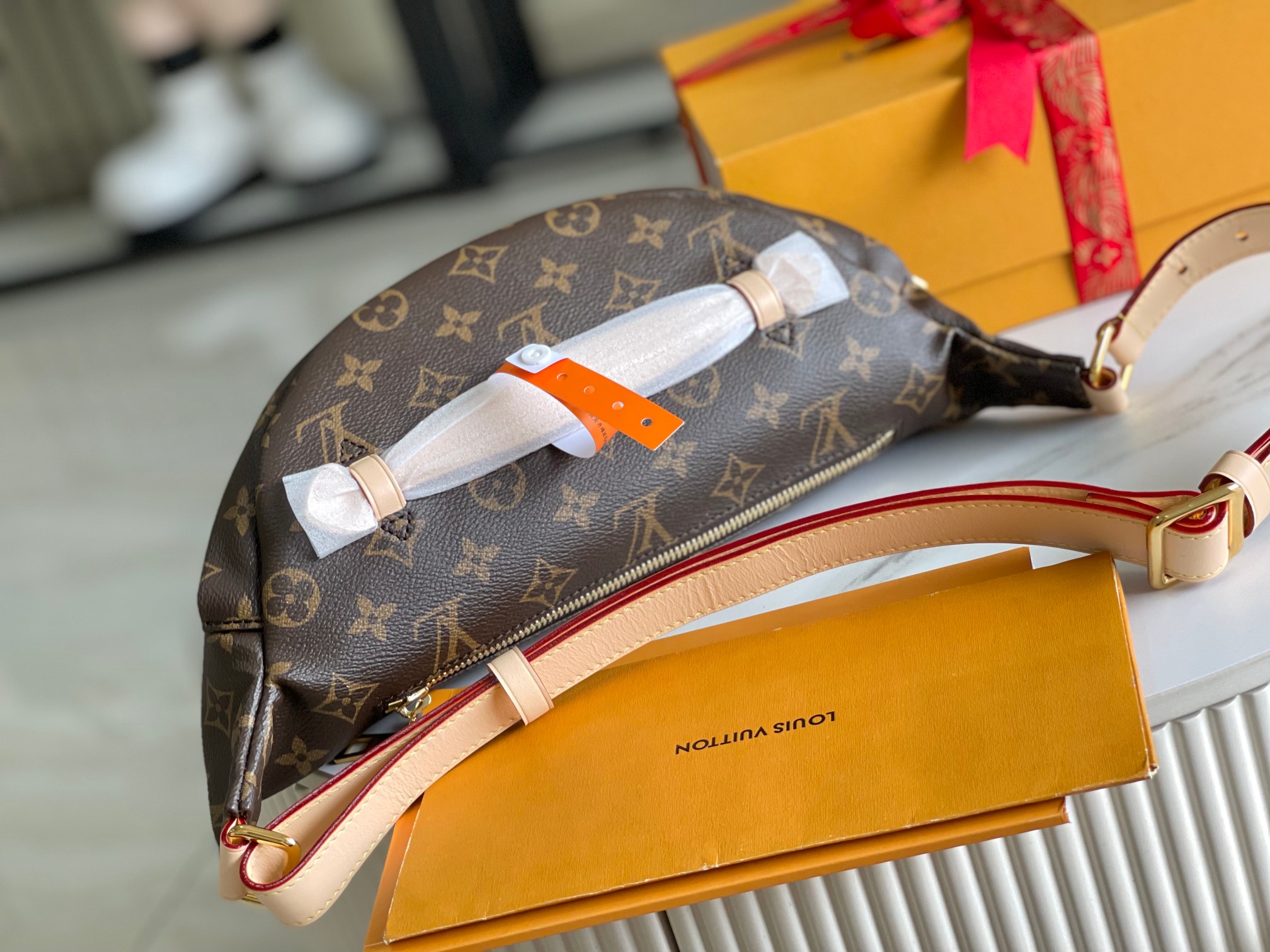 Louis Vuitton Haute Couture Classic Luxury Handbag Shoulder Crossbody 3