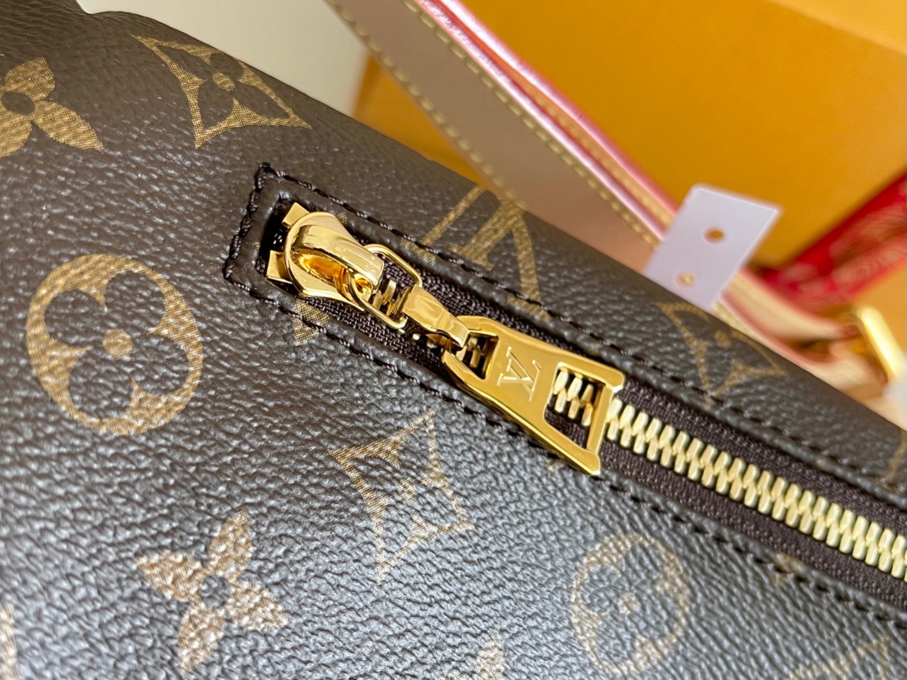 Louis Vuitton Haute Couture Classic Luxury Handbag Shoulder Crossbody 8