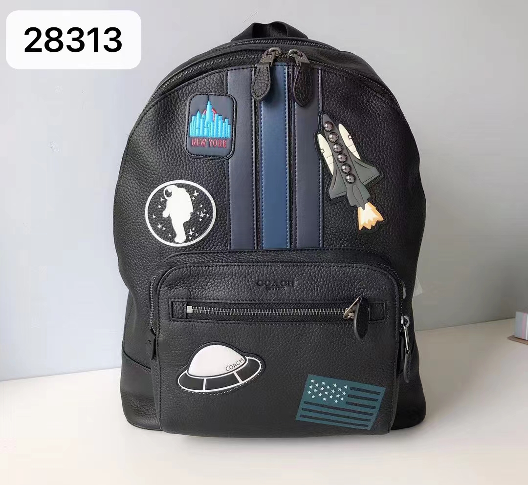 Coach 蔻驰coach 宇宙太空款双肩包28313 很有个性的一款 各种图案皮质徽章十分可爱 皮质质感超赞