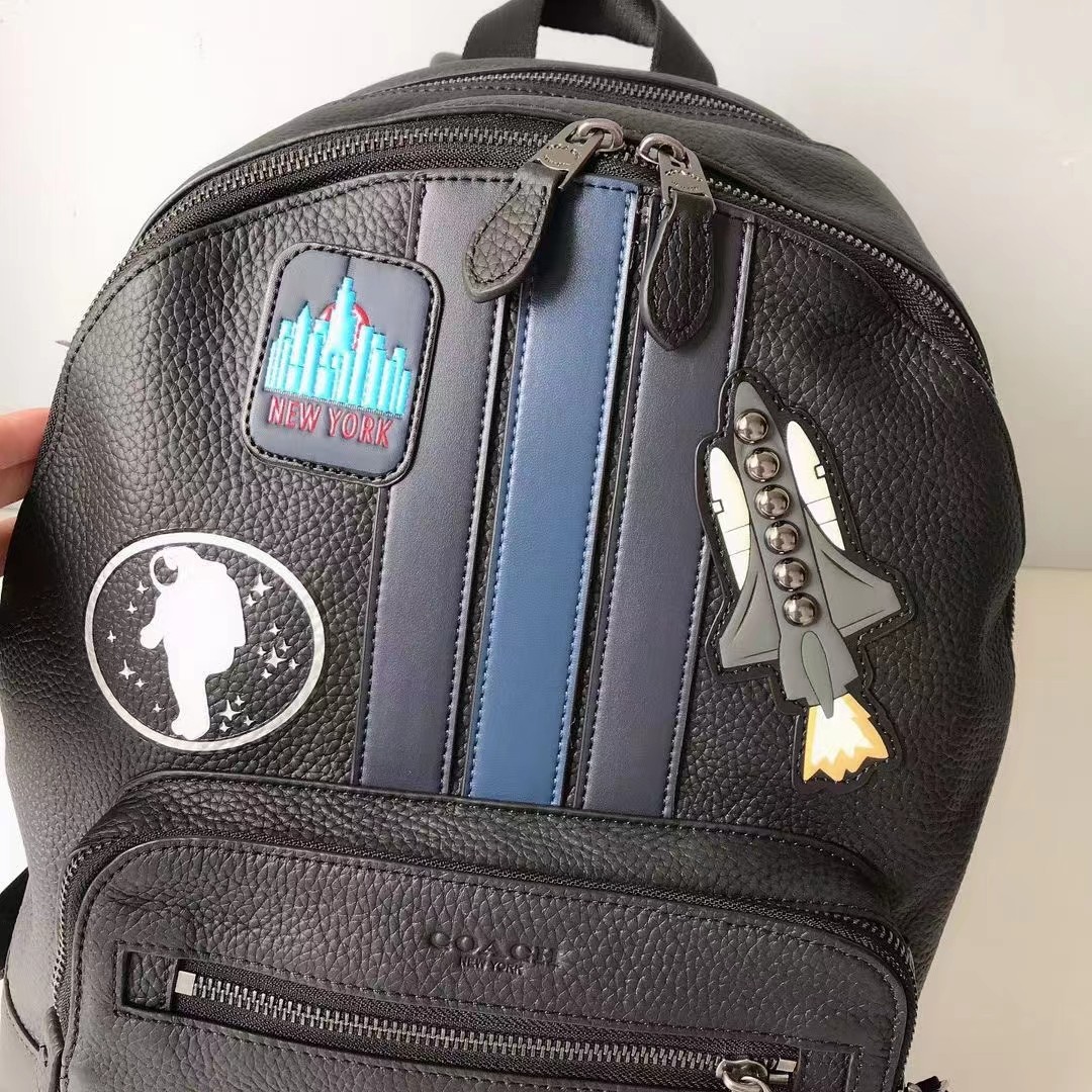 Coach 蔻驰coach 宇宙太空款双肩包28313 很有个性的一款 各种图案皮质徽章十分可爱 皮质质感超赞