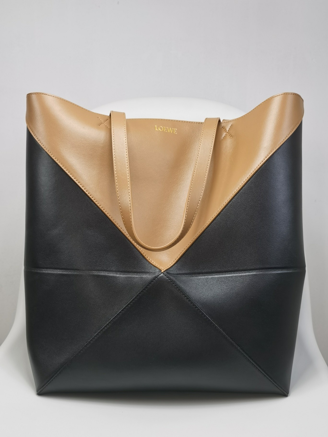 Loewe Puzzle Fold Large Tote Bag in Leather, Black/Tan, Versatile Design 2 a1693548627851 5817