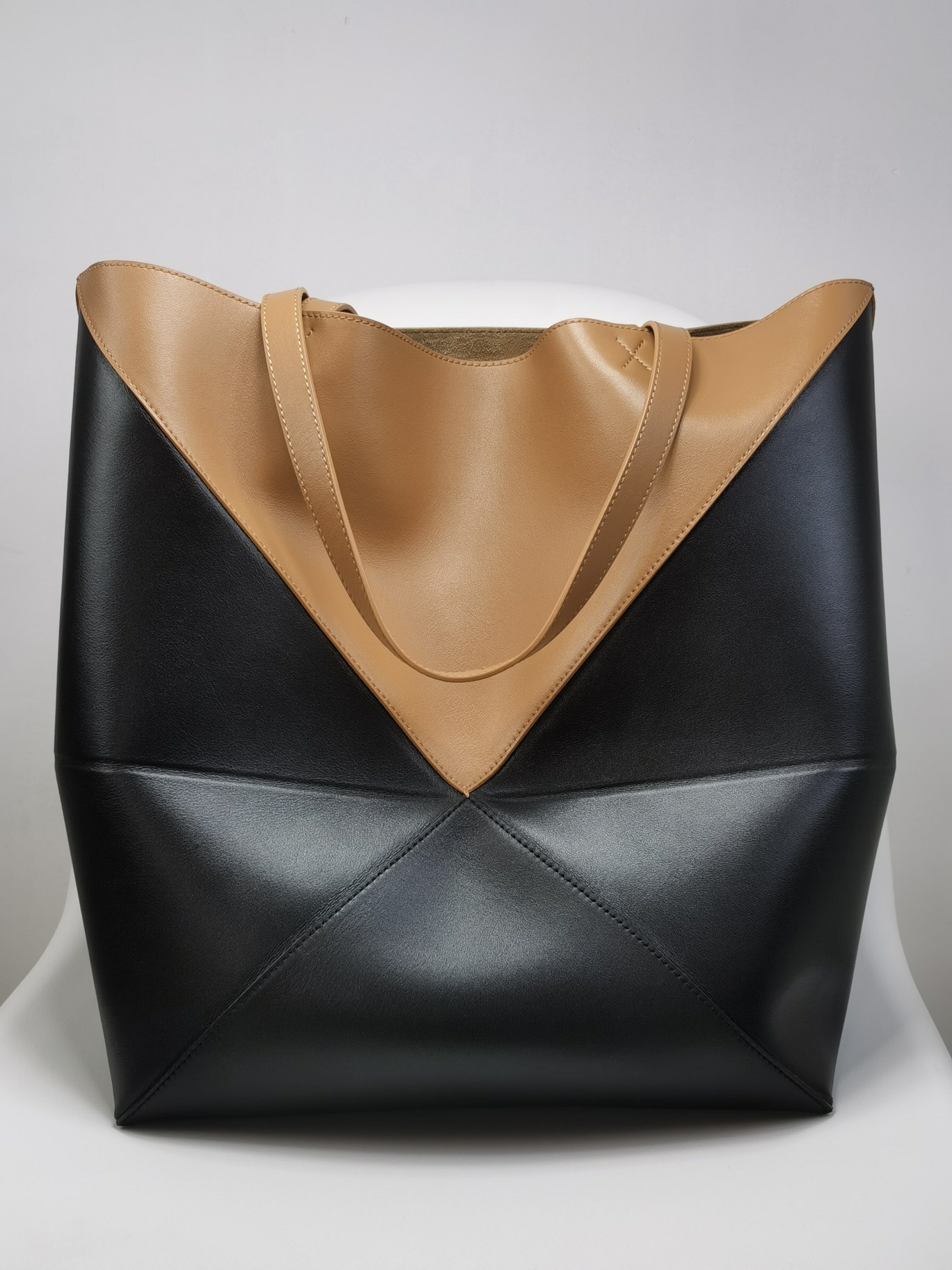 Loewe Puzzle Fold Large Tote Bag in Leather, Black/Tan, Versatile Design 4 a1693548628089 0053