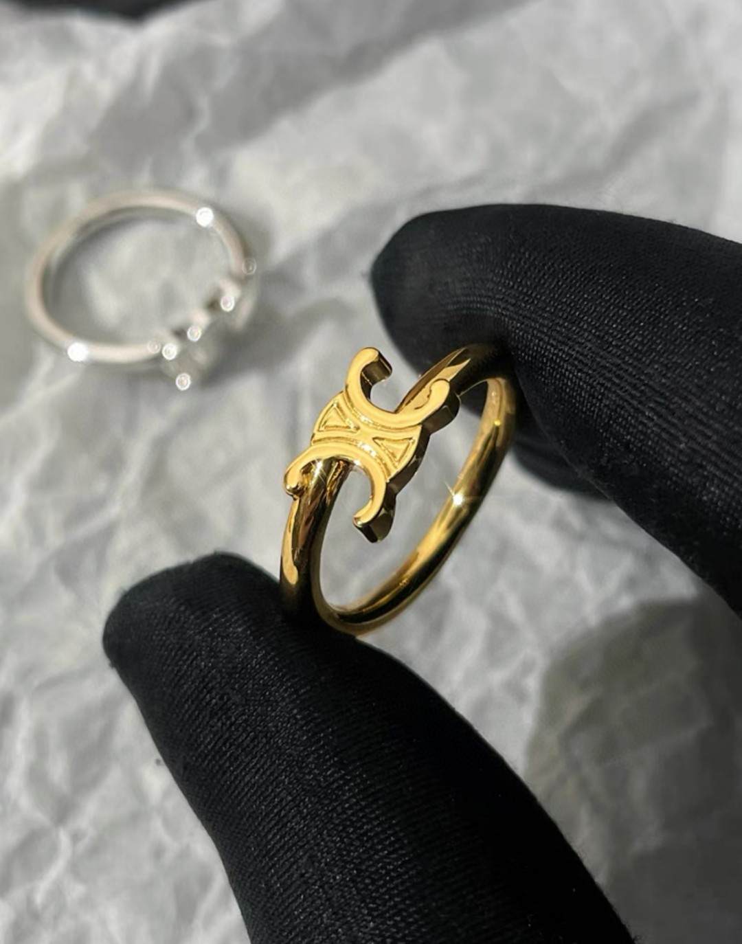 Celine Pearl Cluster Ring: Baroque Pearls Set in Modern Prong Setting 12 a1693552017563 7273