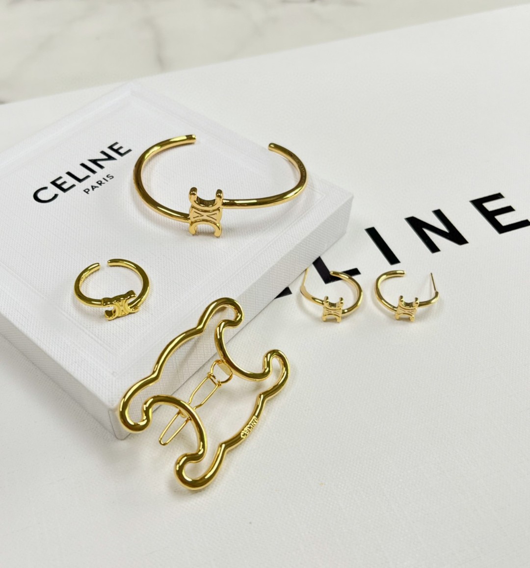 Celine Pearl Cluster Ring: Baroque Pearls Set in Modern Prong Setting 15 a1693552017565 7320