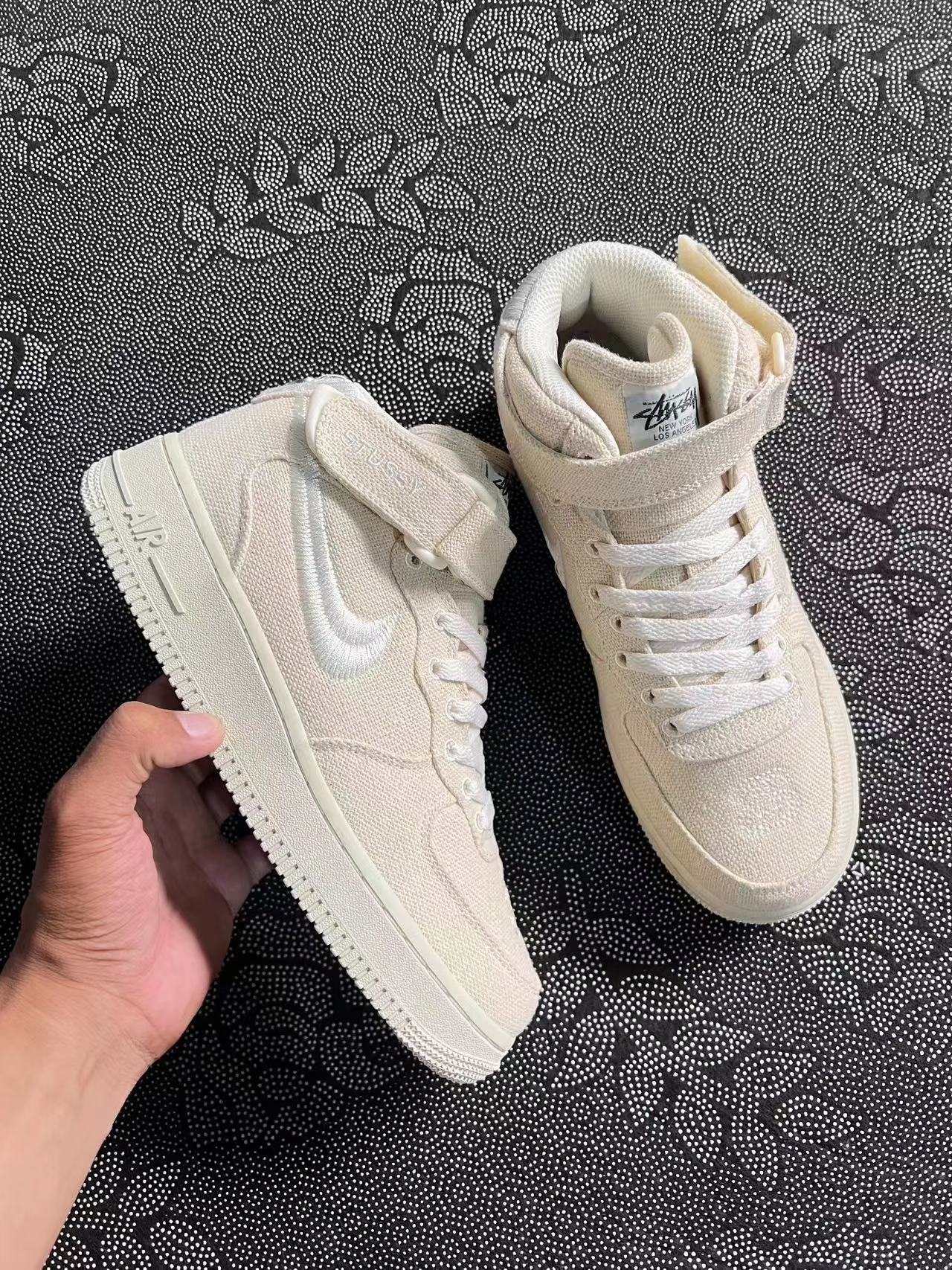 ? Nike Af1 Mid斯图西联名 米白色