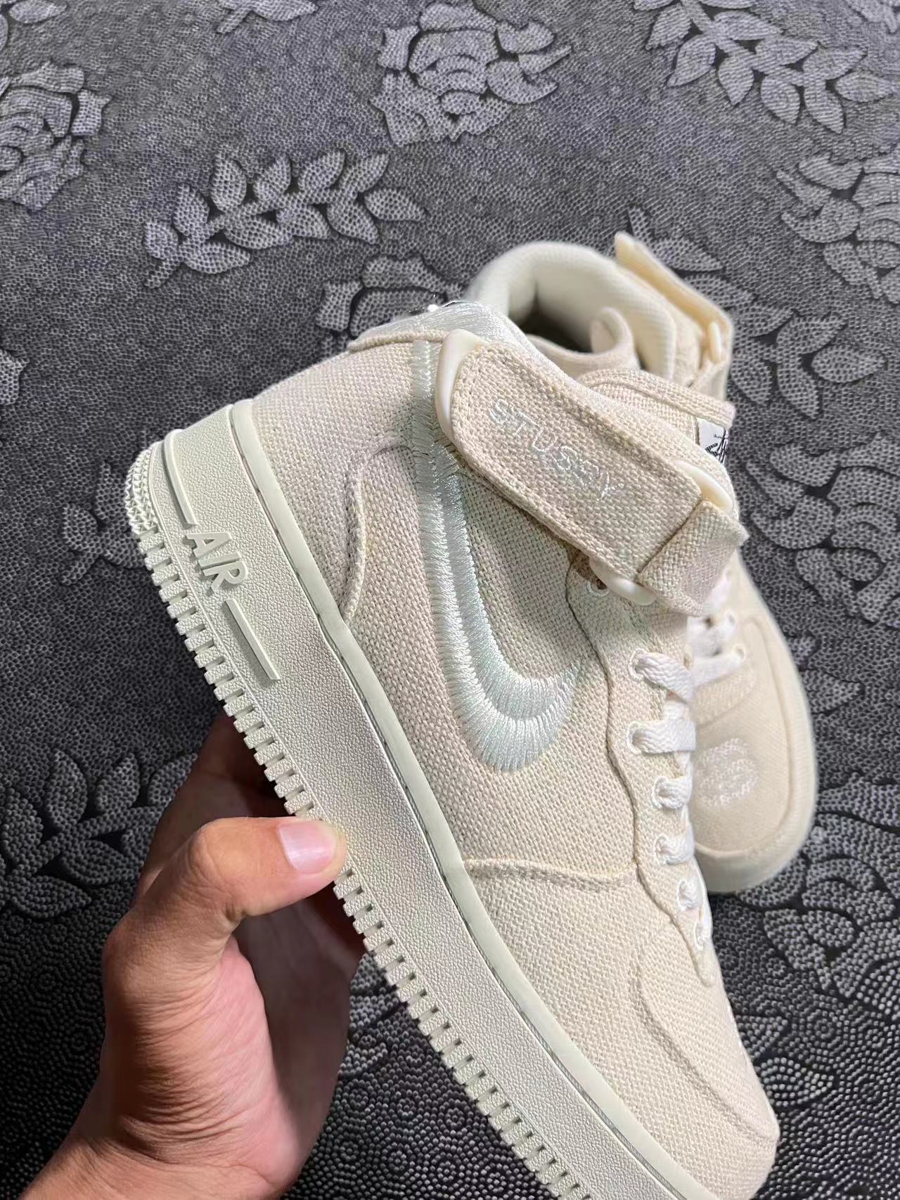 ? Nike Af1 Mid斯图西联名 米白色