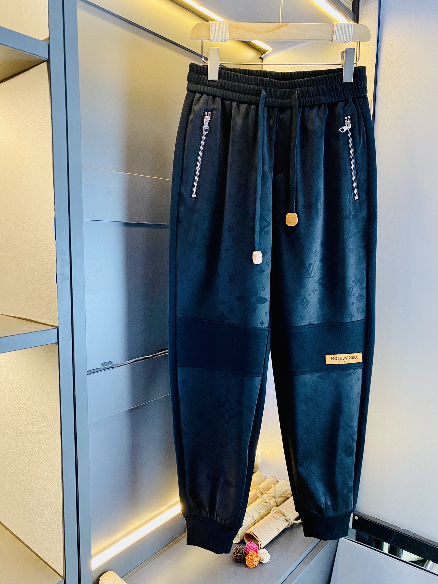 Louis Vuitton Clothing Pants & Trousers Fall/Winter Collection Casual