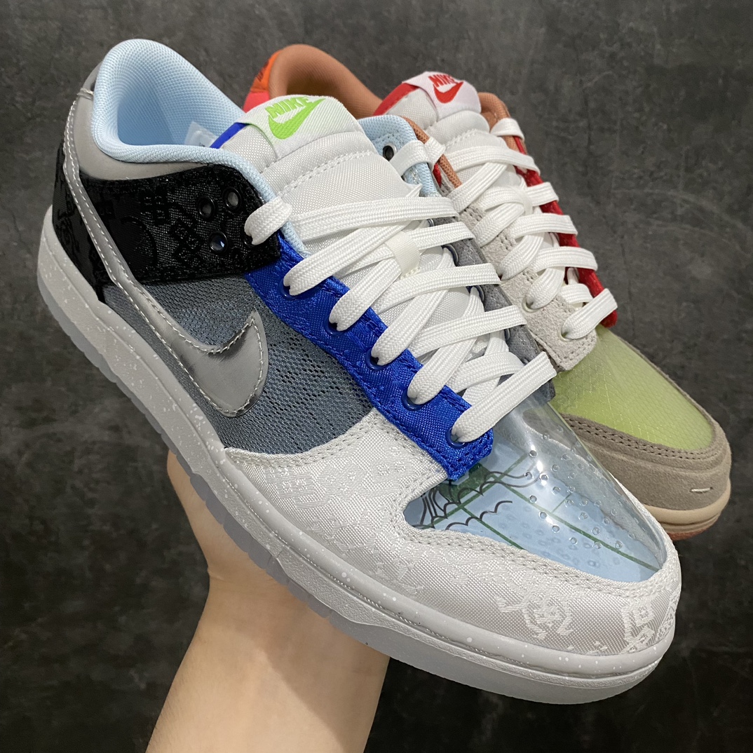 【Top纯原】CLOT x NK Dunk Low \”What The\” 联名鸳鸯棕蓝灰 FN0316-999鞋身融合了近年来CLOT与Nike合作过的所有经典元素。这波操作不仅是带各位鞋友回顾双方20年来的所有合作，也是为期间创造的经典画上完美的句号。鞋身以\”What The\”标志性的拼接工艺设计，其中最醒目的无疑是「丝绸」材质，本次将CLOT x Nike以往推出的\”红、黑、白、蓝、粉\”五款设计呈现在鞋身，一双顶五双！ 左脚上还带有经典的「兵马俑」纹路，Swoosh下方则是早年与Nike、AUC联手打造的「牙买加」Dunk细节。内侧则是2015年Clot xNike共同打造的「Lunar Force 1」上标志性的Mini鸳鸯Swoosh设计，内侧还带有死亡之吻标志性的鸵鸟皮革。此外在鞋面和后跟均带有Clot x Nike「死亡之吻」标志性的网眼、刺绣设计。右脚则是以前不久合作的CLOT x Dunk High的「液态银」SWOOSH和后跟车呈现。此外最具争议的应该就是鞋头部分的设计，分别以死亡之吻和CLOT x Sacai联名的「透明/蝉翼」材质打造，不知道各位能否接受呢？鞋垫上则是代表中医针灸的「穴位图」，并且带有CLOT 20周年以及Nike字样，表明鞋款主题。鞋底也分别采用死亡之吻经典的水晶外底和兵马俑的橘红色呈现，为整个设计收尾。nSIZE：35.5 36 36.5 37.5 38 38.5 39 40 40.5 41 42 42.5 43 44 44.5 45 46 47.5-莆田鞋批发中心