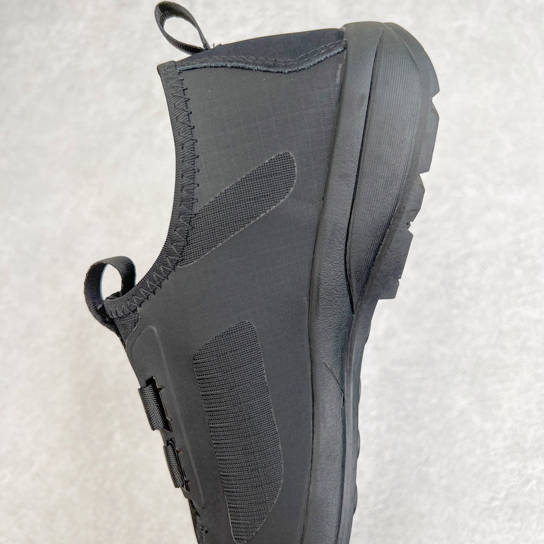 图片[7]-＃SG ARC\’TERYX BORA2 MID 18718 始祖鸟闭合卡扣 多功能徒步 户外攀爬登山鞋👏Arakys功能多样 是一款专门为攀爬峭壁和抱石运动地形设计的攀爬鞋 鞋底具有超强抓附能力，可以轻松解决抱石运动遇到的问题或在攀岩墙上快速攀爬Arakys在技术路线中非常实用，穿脱轻松容易，灵活高效，可轻松从攀岩到野外露营转换皮革鞋垫可赤脚穿着 而透气压胶鞋面在夏季感觉更舒适 可折叠鞋跟可变换成舒适的野营拖鞋 Arakys美观时尚，舒适且用途多样 适合日常穿着 尺码：39 40 41 42 43 44 45-选品中心