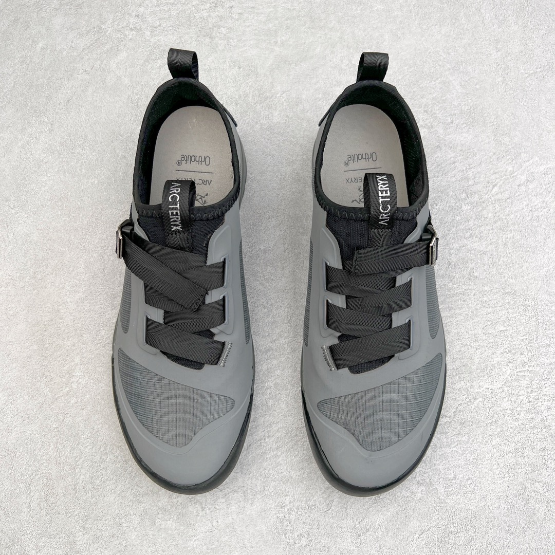 图片[2]-＃SG ARC\’TERYX BORA2 MID 18718 始祖鸟闭合卡扣 多功能徒步 户外攀爬登山鞋👏Arakys功能多样 是一款专门为攀爬峭壁和抱石运动地形设计的攀爬鞋 鞋底具有超强抓附能力，可以轻松解决抱石运动遇到的问题或在攀岩墙上快速攀爬Arakys在技术路线中非常实用，穿脱轻松容易，灵活高效，可轻松从攀岩到野外露营转换皮革鞋垫可赤脚穿着 而透气压胶鞋面在夏季感觉更舒适 可折叠鞋跟可变换成舒适的野营拖鞋 Arakys美观时尚，舒适且用途多样 适合日常穿着 尺码： 39 40 41 42 43 44 45-选品中心