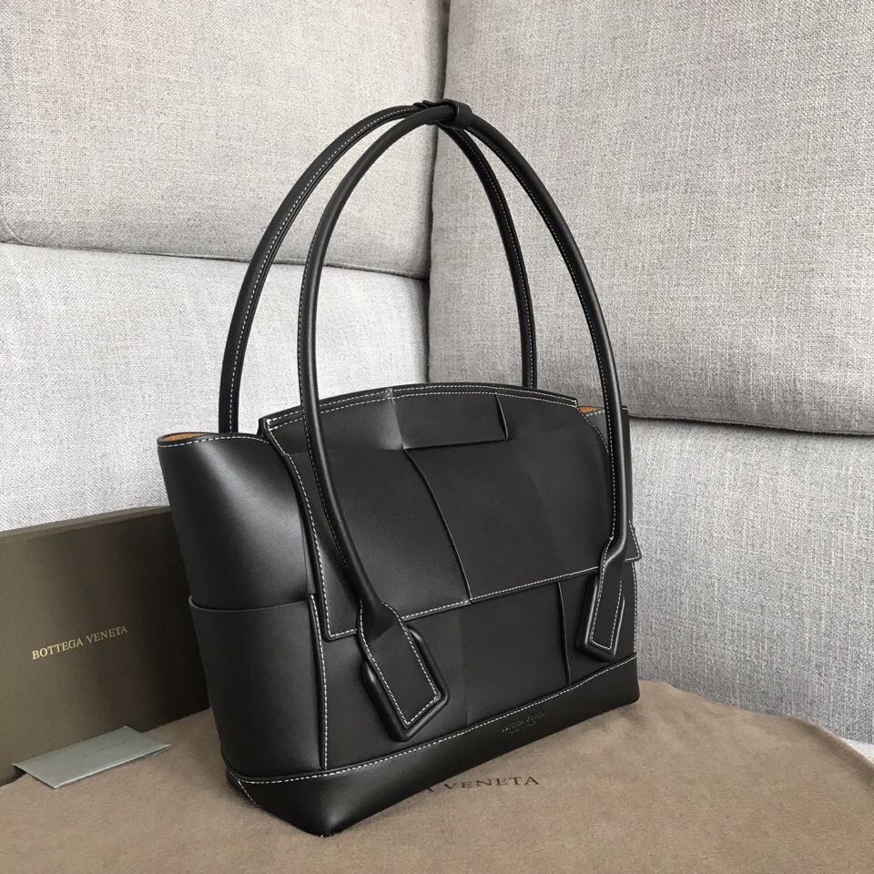 Bottega Veneta Bv large plaid series Arco48, the latest top-quality original cowhide, full leather inside and outside, with complete packaging, b