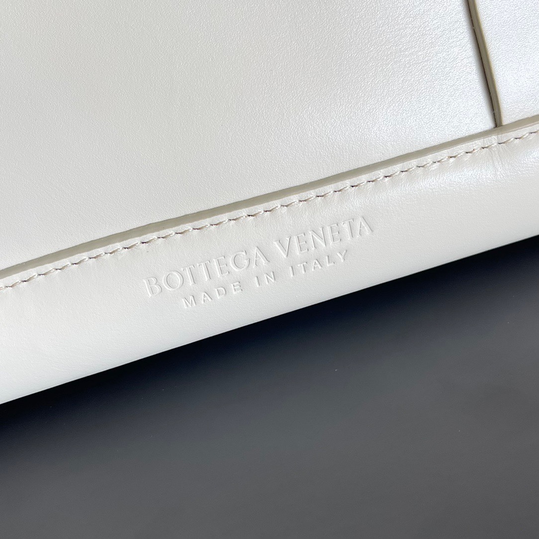 Bottega Veneta Bv large plaid series Arco48, the latest top-quality original cowhide, full leather inside and outside, with complete packaging, b