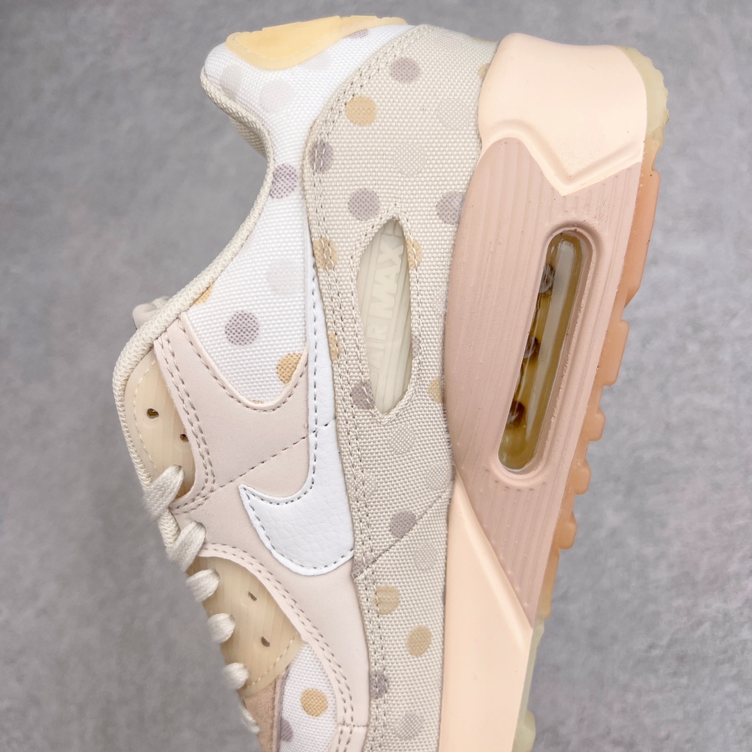 图片[7]-＃MX版 NK Air MAX 90 气垫复古减震跑步鞋 CZ1929-200 经典重温 独家陆续补货 外单专供大厂出品 品质稳定 一百余色 终端操作 Air Max 90于1990年推出 来自Air Max系列 在Air Max 1的基础上改进而得 增加了气垫面积 外型上也更为流线 最特別的就是加入了菱纹塑胶嵌板 为Air Max 90增添了许多潮流气息 皮革鞋面 造就出色耐穿性和支撑力 Max Air缓震配置搭配泡棉中底 令Air Max 90轻盈而舒适 华夫格橡胶外底 铸就Air Max 90非凡的抓地力 而Air Max 90不仅是一双跑鞋 它成功跨越了时间的演进 成为了球鞋文化与潮流圈中最熟为人知的鞋款之一 尺码：36 36.5 37.5 38 38.5 39 40 40.5 41 42 42.5 43 44 44.5 45-选品中心