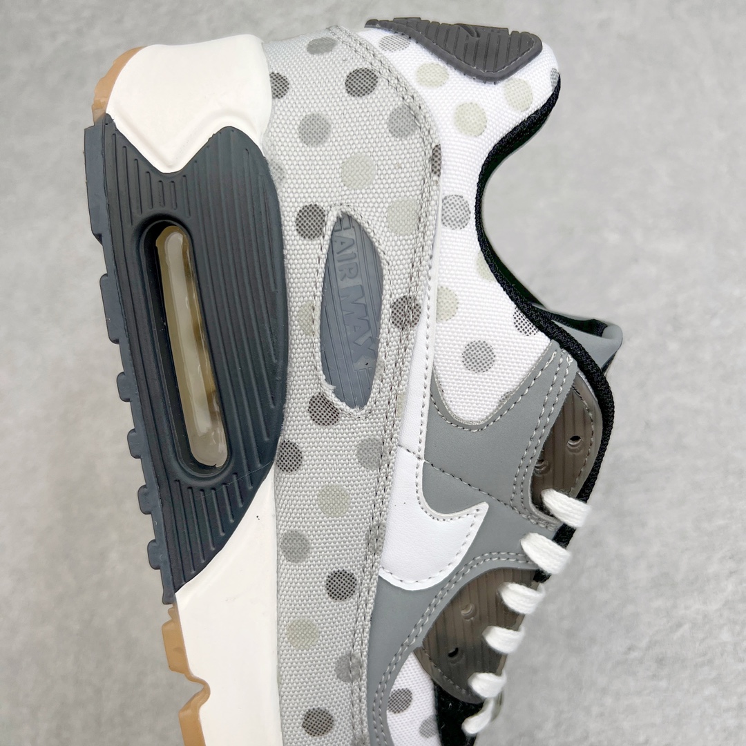 图片[6]-＃MX版 NK Air MAX 90 气垫复古减震跑步鞋 CZ1929-100 经典重温 独家陆续补货 外单专供大厂出品 品质稳定 一百余色 终端操作 Air Max 90于1990年推出 来自Air Max系列 在Air Max 1的基础上改进而得 增加了气垫面积 外型上也更为流线 最特別的就是加入了菱纹塑胶嵌板 为Air Max 90增添了许多潮流气息 皮革鞋面 造就出色耐穿性和支撑力 Max Air缓震配置搭配泡棉中底 令Air Max 90轻盈而舒适 华夫格橡胶外底 铸就Air Max 90非凡的抓地力 而Air Max 90不仅是一双跑鞋 它成功跨越了时间的演进 成为了球鞋文化与潮流圈中最熟为人知的鞋款之一 尺码：36 36.5 37.5 38 38.5 39 40 40.5 41 42 42.5 43 44 44.5 45-选品中心