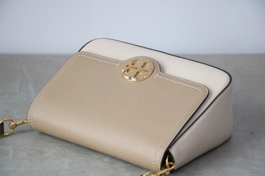 Coach The latest model TB! 100% authentic! Filipino goods! The latest FELIX outer seam crossbody bag! The latest armpit bag, shoulder bag and cro