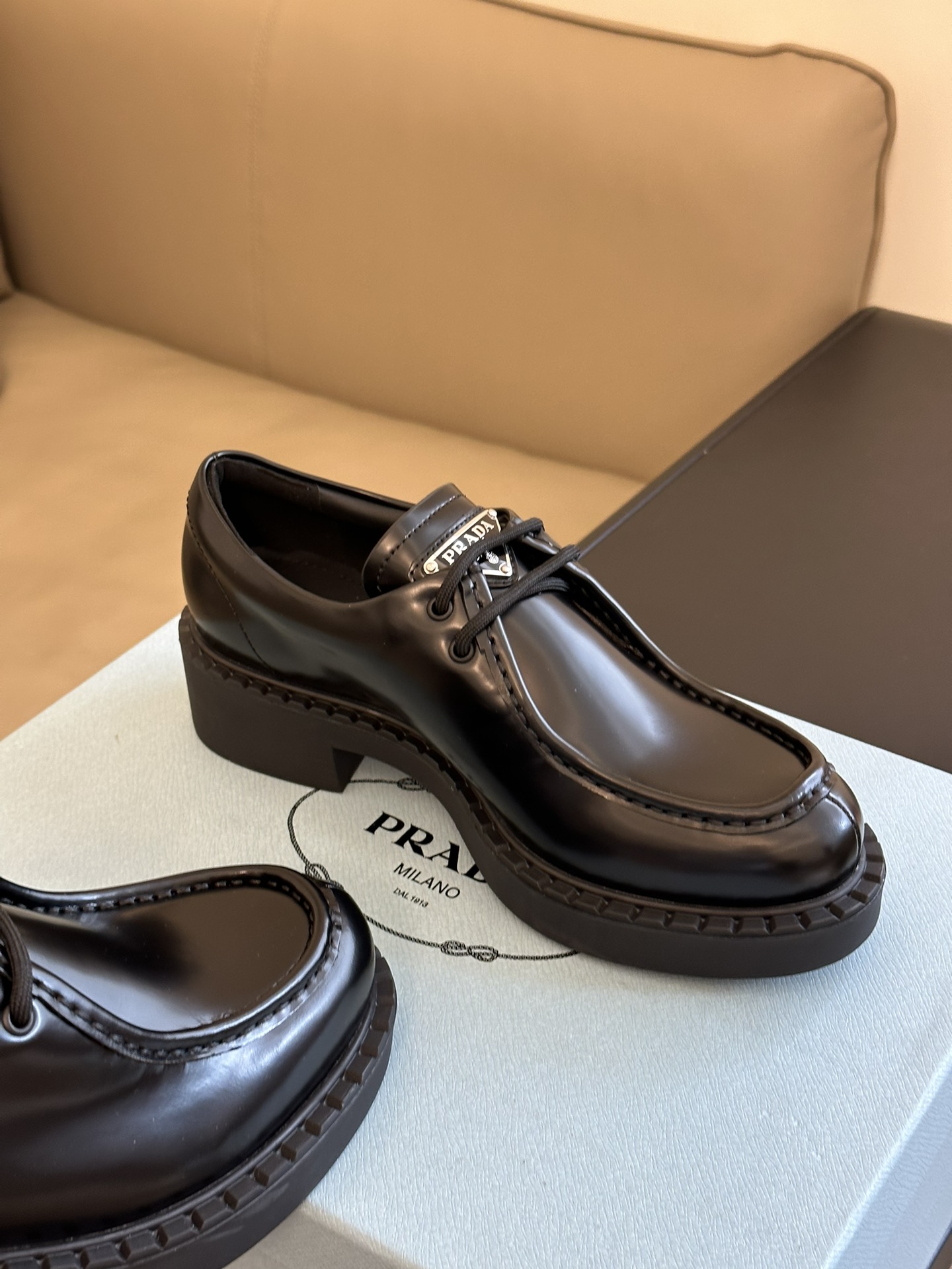 Fendi Classic Luxury Leather Shoe Loafer Ref.95C1AD76 5