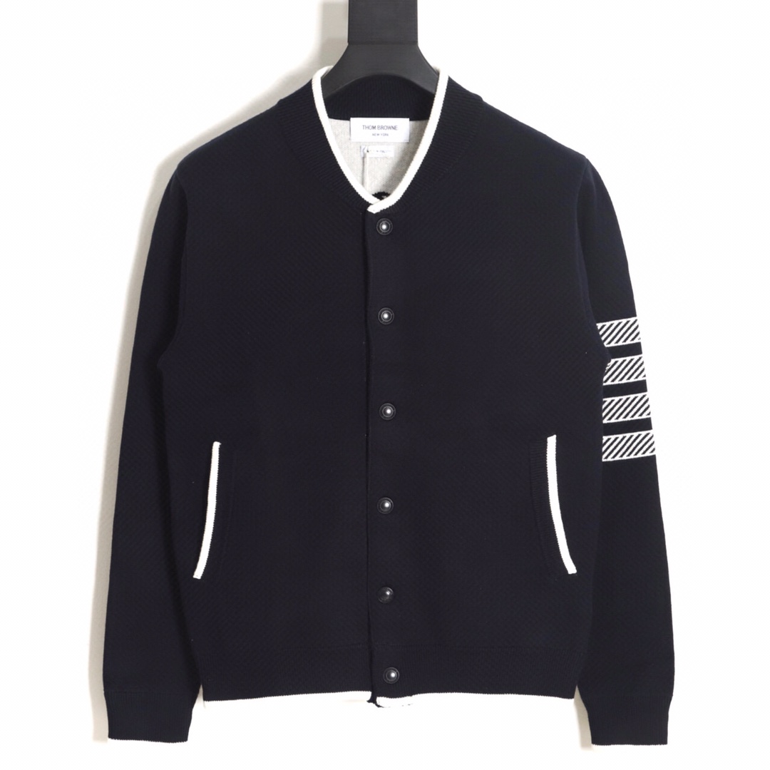 NO:132403,Number of codes 1-2-3-4 On the day of delivery of warehouses in other provinces [self-pick up two days] TB anchor baseball uniform jacket, full code of Navy blue is in storage. This product is made from the original version of Xinjiang long lint cotton and imported from Germany using ultra-density air layer jacquard needle method. YB is not a little different from that of YB. The sleeves are made of three-color webbing and custom webbing. The buttons are made of metal quad buttons and are customized for spray painting according to YB. The finishing is also the most environmentally friendly and antibacterial nanowashing process. Jackets & coats, alexander wang19860909码数1-2-3-4 外省库房代发当天【自取隔两天】 TB 船锚棒球服外套 藏青全码入库啦. 本产品跟据原版采用新疆长绒棉 使用德国进口7.2超紧密度空气层提花针法编制而成 图案花型相比YB不相差一点 袖子编制三色织带与YB订制织带不相上下 纽扣根据YB对色使用金属四合扣定制喷漆 后整还采用了目前最环保 最抗菌的纳米洗水工艺,,jackets & coats,alexander wang,Men's clothing