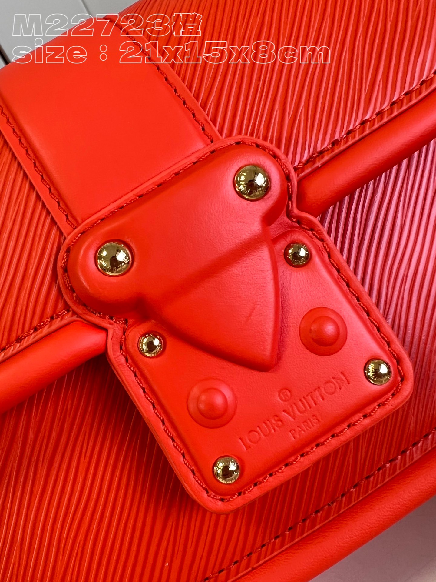 顶级原单M22723橙本款Hide&Seek手袋为Epi皮革渲染明媚色调以Toron辊压手柄和皮革包裹S