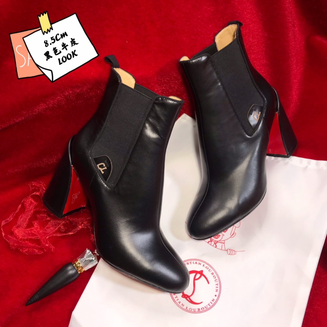 NO:100300,High-end customized autumn and winter boot series!  H8.5Cm, size 35-42.319-16 black cowhide, black sheepskin. Perfect inlay. Laser letters. Official website synchronization. Standard European code Reference:319-16 Color:black/black Material:cowhide Lining:sheep leather Heel height:8.5Cm Sole:leather sole Size:EUR 35-42 (US 4-11):,,christian louboutin,boots,cowhide,sheepskin19860909高端订制 秋冬靴系列！ H8.5Cm,尺码35-42码.319－16黑牛皮,黑色羊皮里.完美镶嵌.激光字母.官网同步. 标准欧码 Reference:319－16 Color:black/black Material:cowhide Lining:sheep leather Heel heigh:8.5Cm Sole:leather sole Size:EUR 35－42（US 4一11) :,,christian louboutin,boots,cowhide,sheepskin,Women's Shoes
