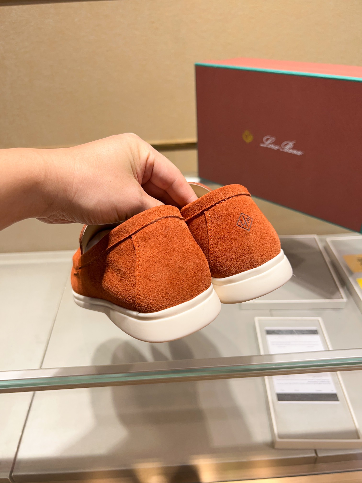 Precio de fábrica:Obtener Loro Piana 2023 Zapatos mocasín nuevo cuenta con una parte superior de gam