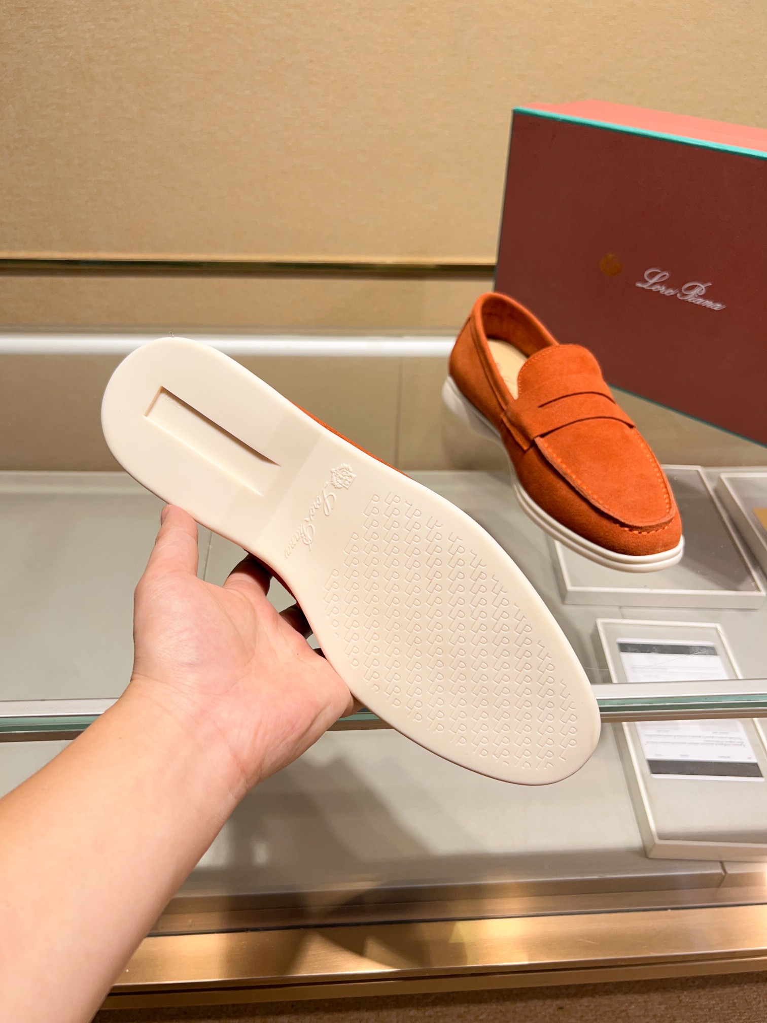 Precio de fábrica:Obtener Loro Piana 2023 Zapatos mocasín nuevo cuenta con una parte superior de gam
