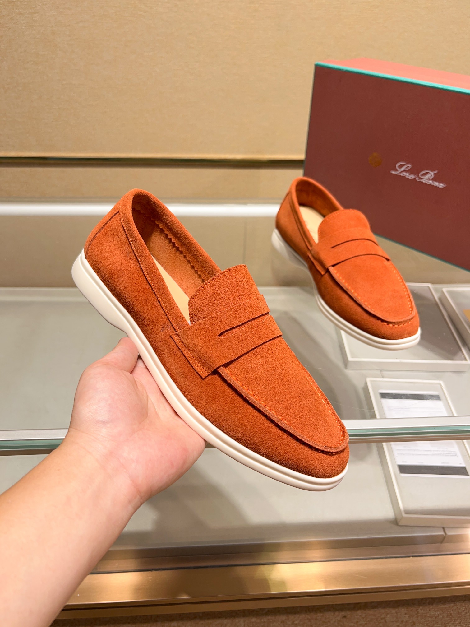Precio de fábrica:Obtener Loro Piana 2023 Zapatos mocasín nuevo cuenta con una parte superior de gam