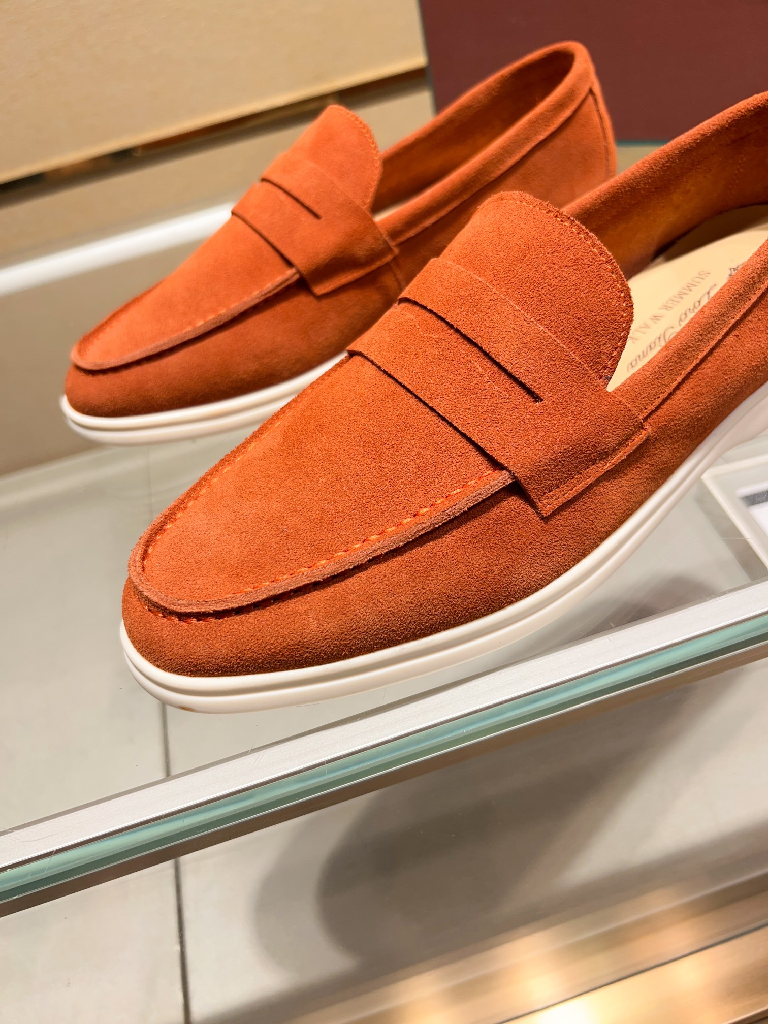 Precio de fábrica:Obtener Loro Piana 2023 Zapatos mocasín nuevo cuenta con una parte superior de gam
