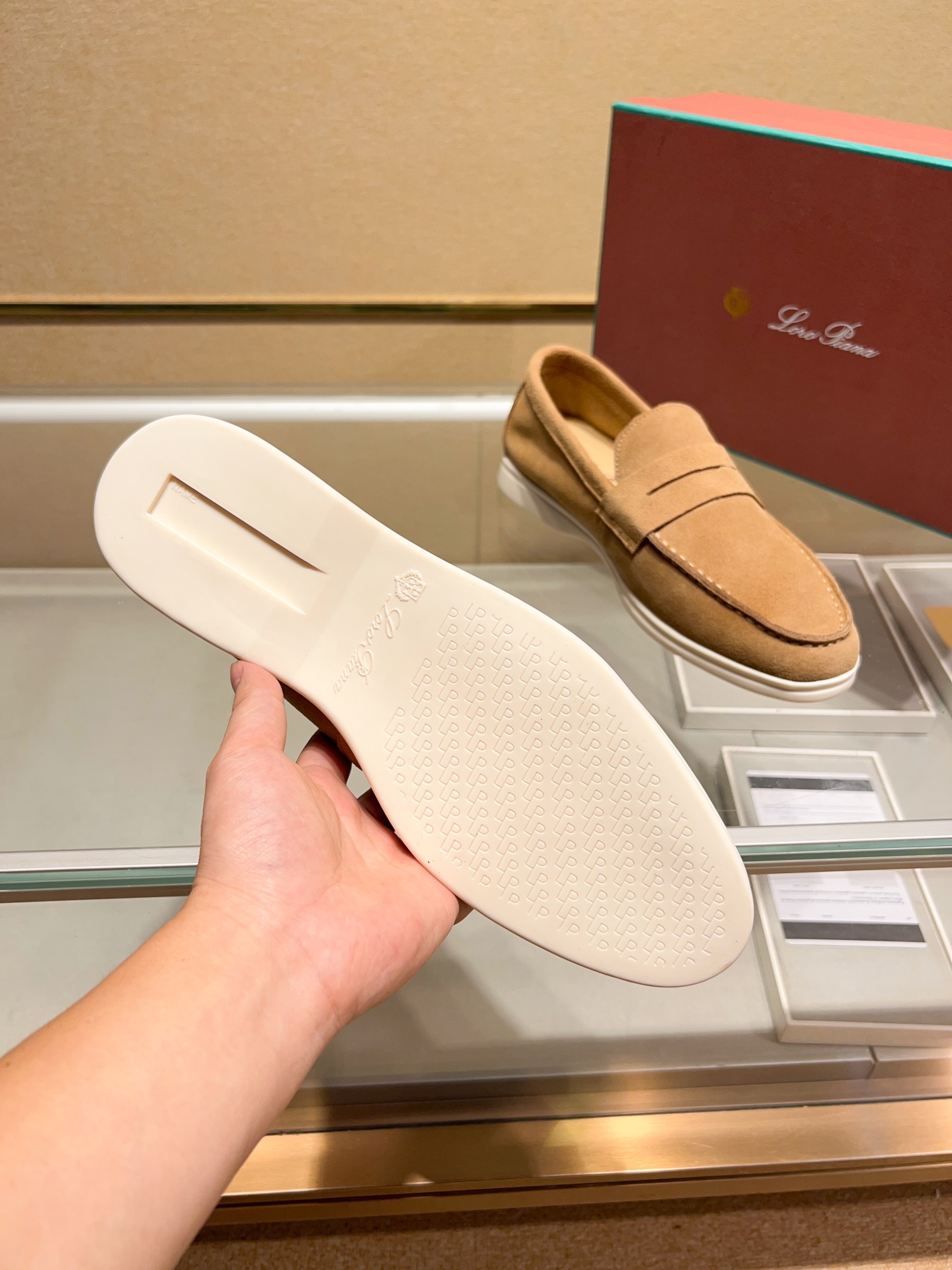 Precio de fábrica:Obtener Loro Piana 2023 Zapatos mocasín nuevo cuenta con una parte superior de gam