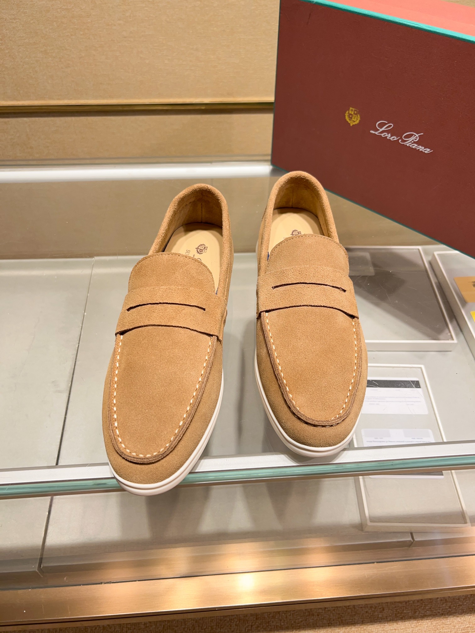 Precio de fábrica:Obtener Loro Piana 2023 Zapatos mocasín nuevo cuenta con una parte superior de gam