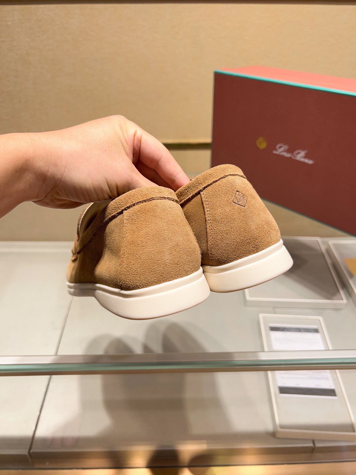 Precio de fábrica:Obtener Loro Piana 2023 Zapatos mocasín nuevo cuenta con una parte superior de gam