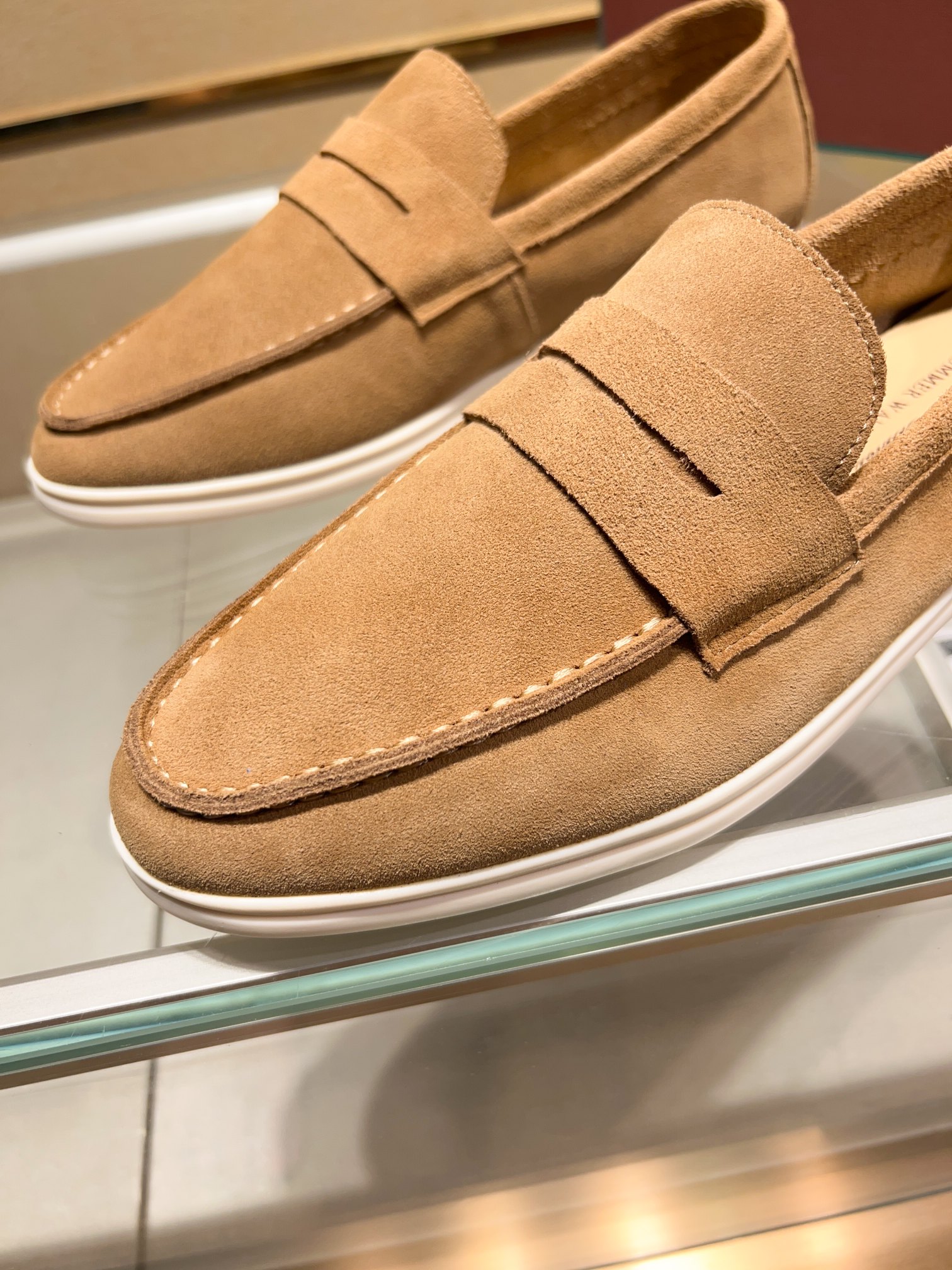 Precio de fábrica:Obtener Loro Piana 2023 Zapatos mocasín nuevo cuenta con una parte superior de gam