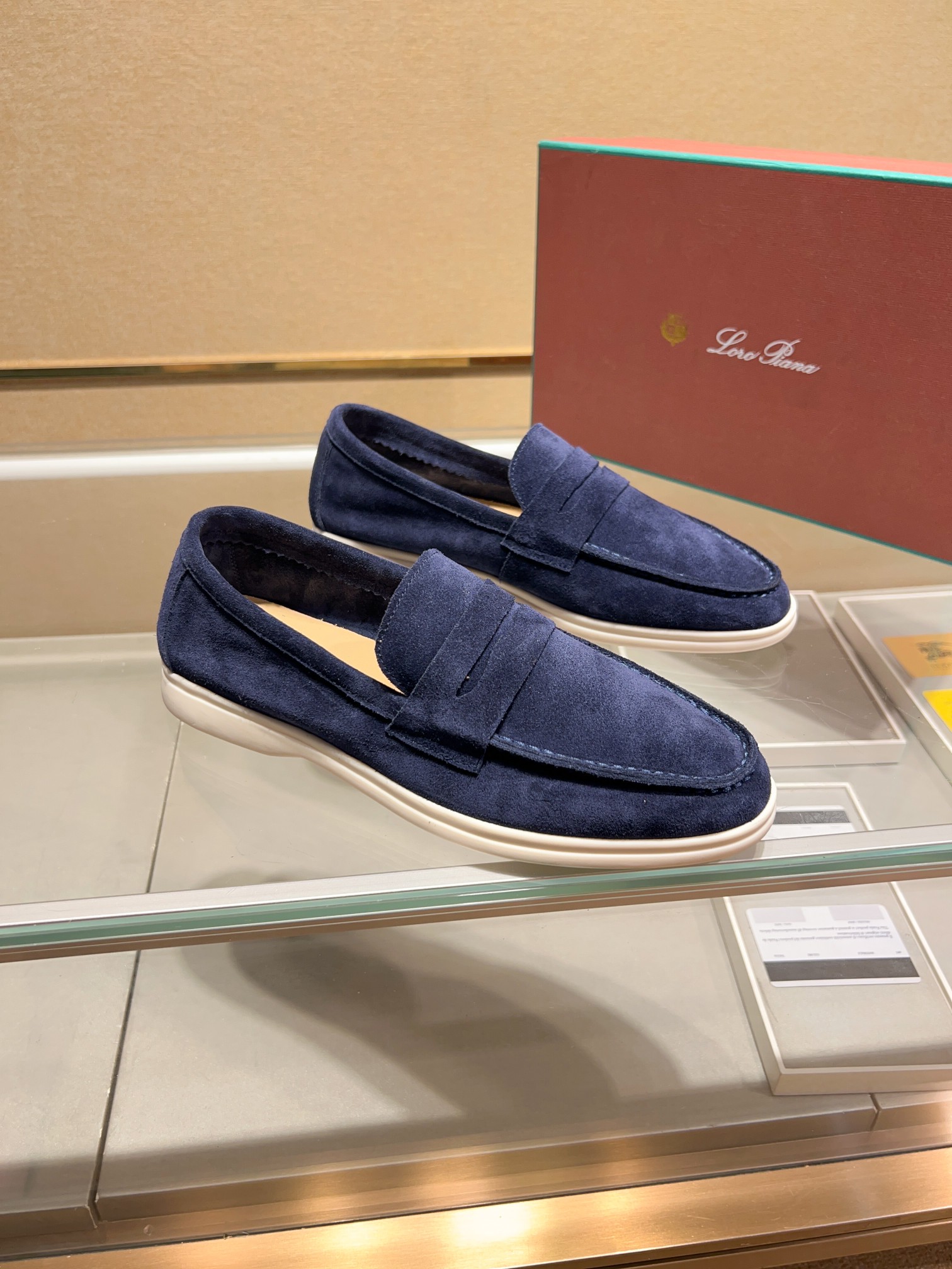 Precio de fábrica:Obtener Loro Piana 2023 Zapatos mocasín nuevo cuenta con una parte superior de gam