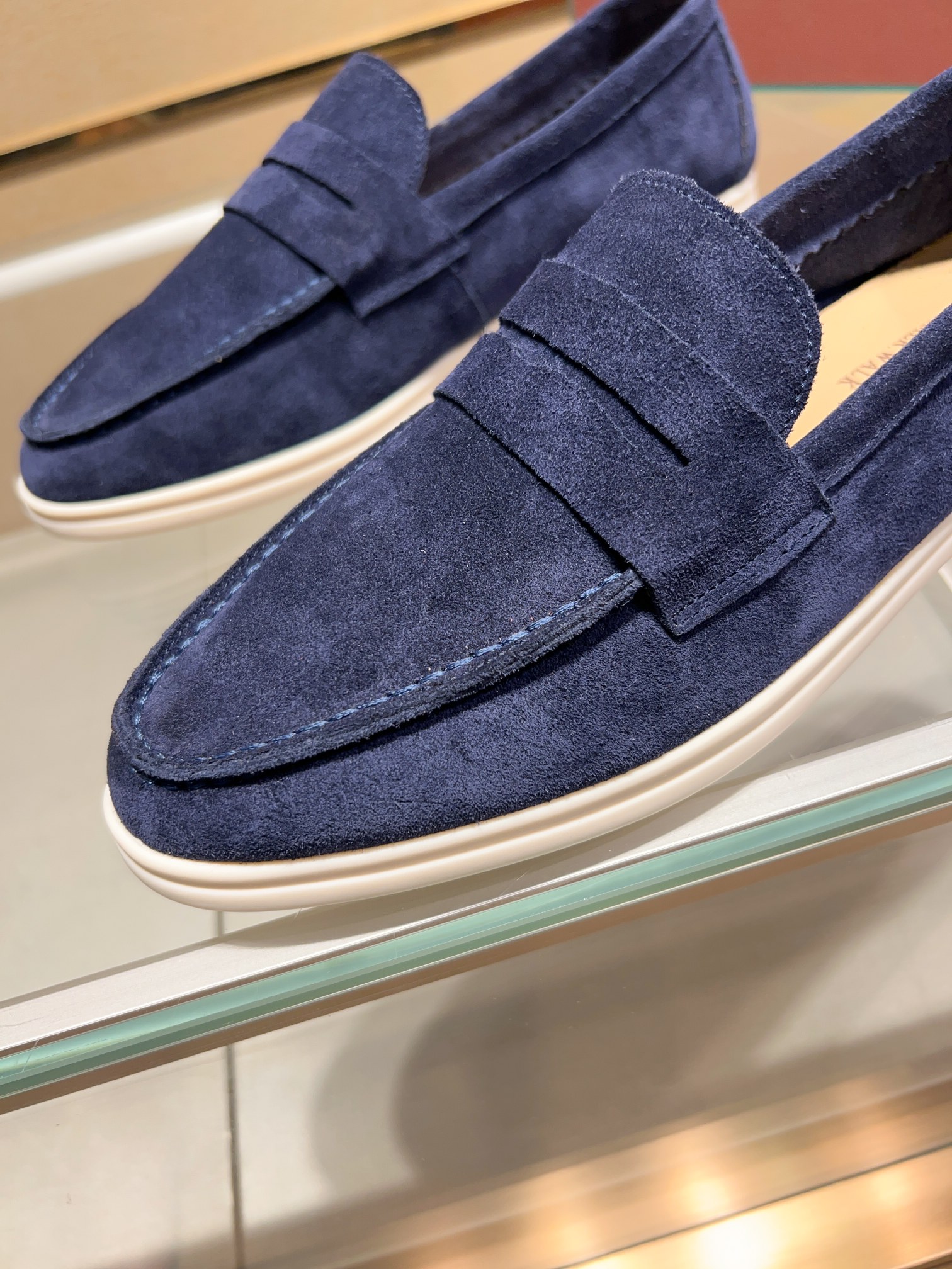 Precio de fábrica:Obtener Loro Piana 2023 Zapatos mocasín nuevo cuenta con una parte superior de gam